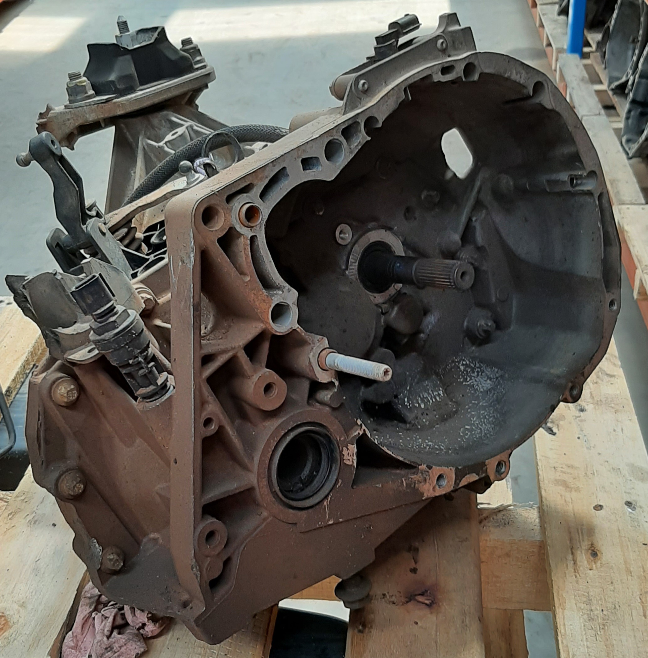 NP200 1.6 MANUAL GEARBOX