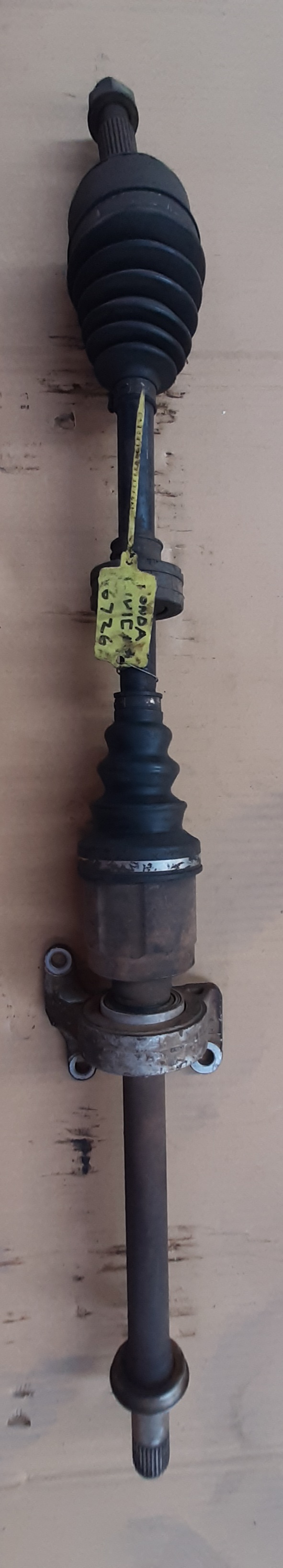 CIVIC 1.8 EXI RHS CV SHAFT COMPLETE WITH CARRIER