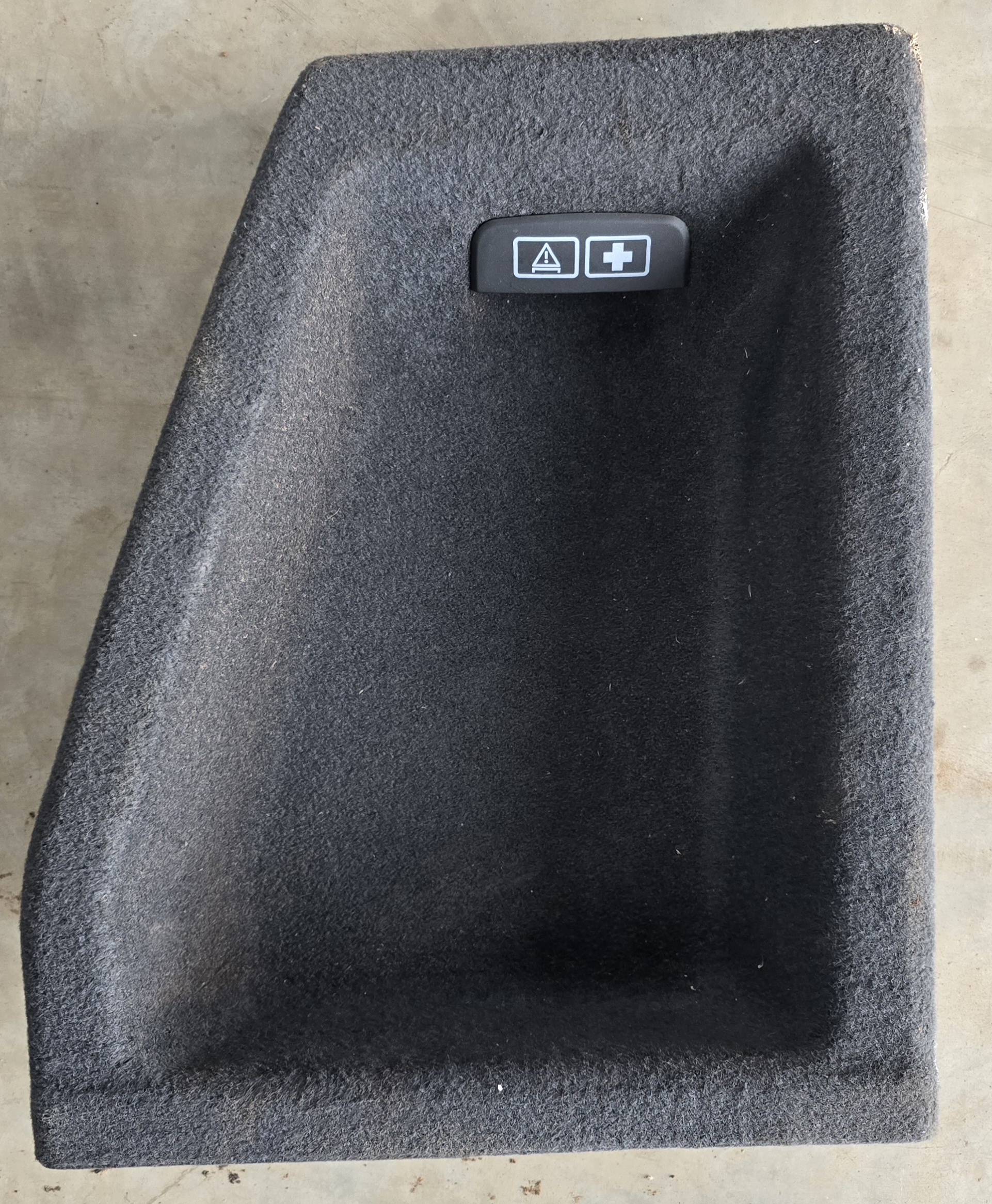 G01 X3 REAR LUGGAGE COMPARTMENT RIGHT COVER