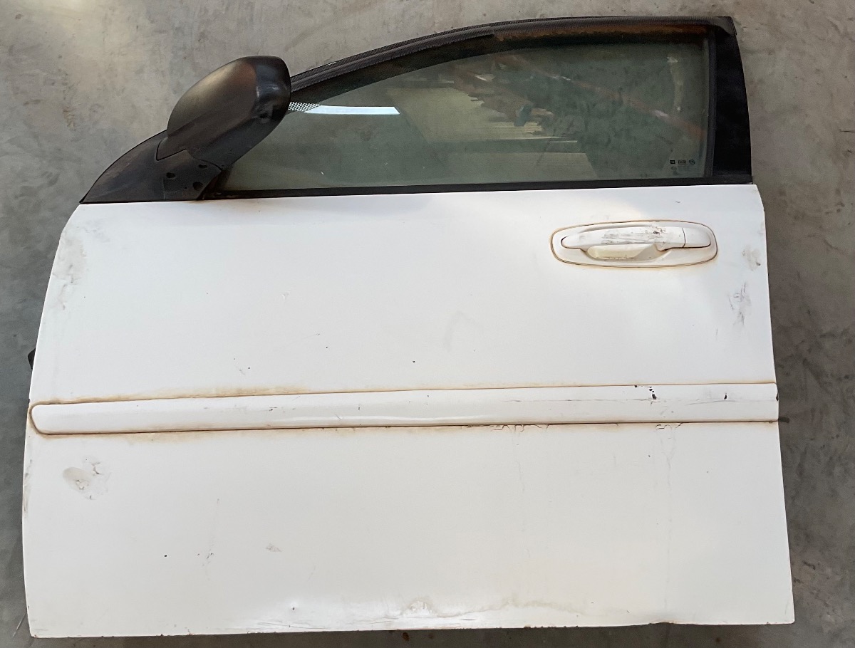 OPTRA LEFT FRONT DOOR SHELL DAMAGED