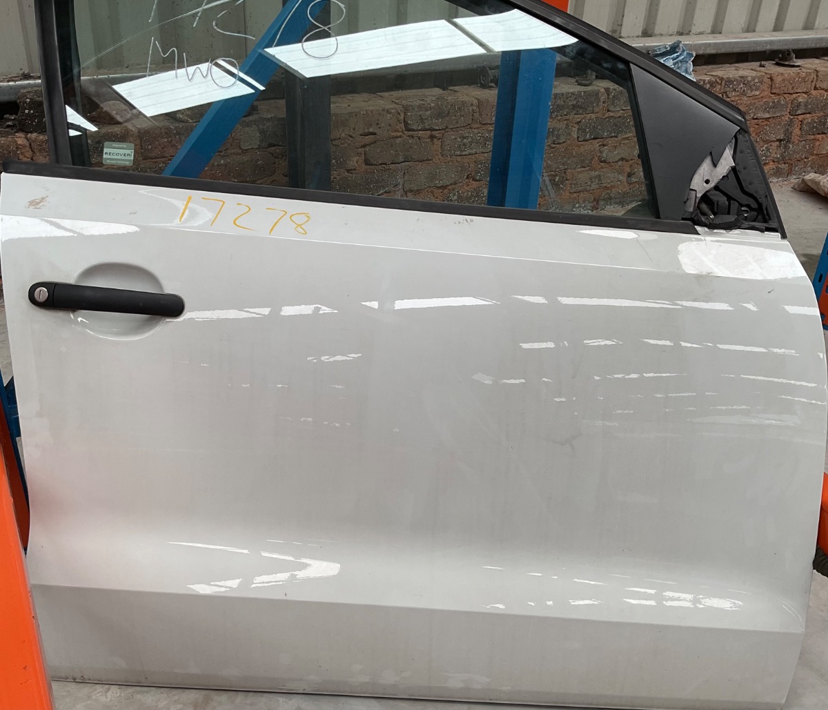 POLO 6/7/NEW VIVO RIGHT FRONT DOOR SHELL