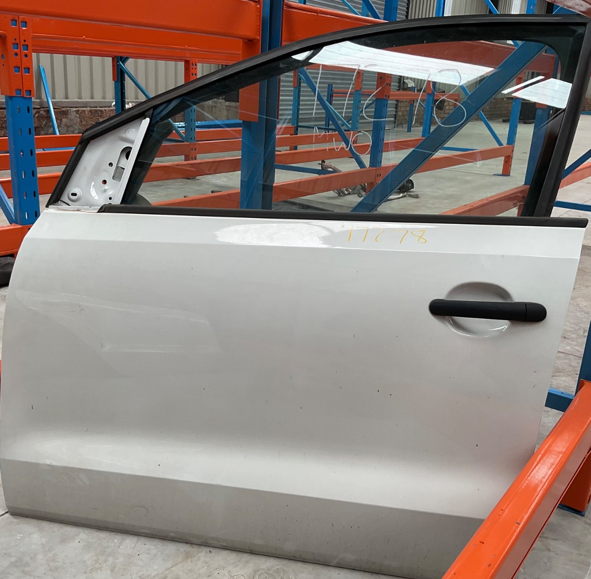 POLO 6/7/NEW VIVO LEFT FRONT DOOR SHELL