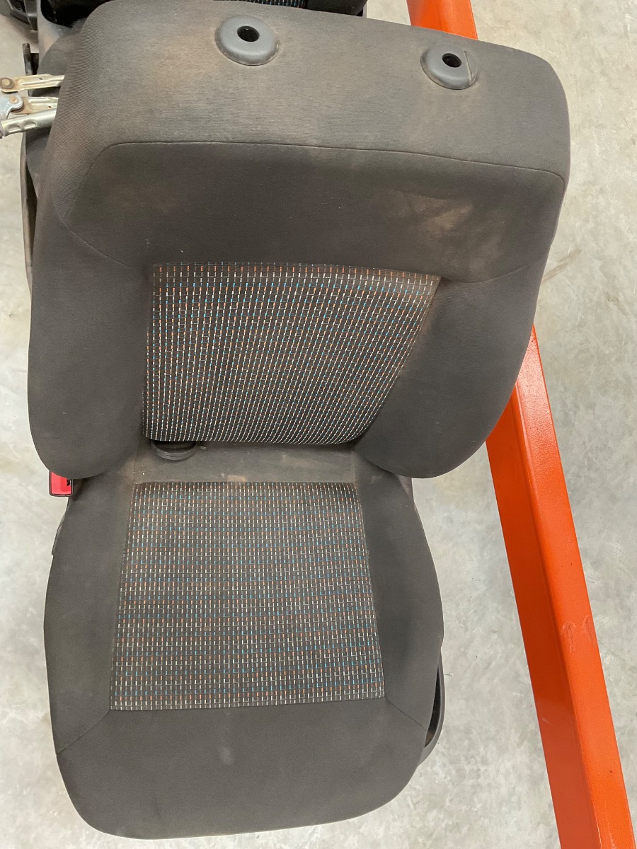 POLO VIVO FRONT LEFT SEAT