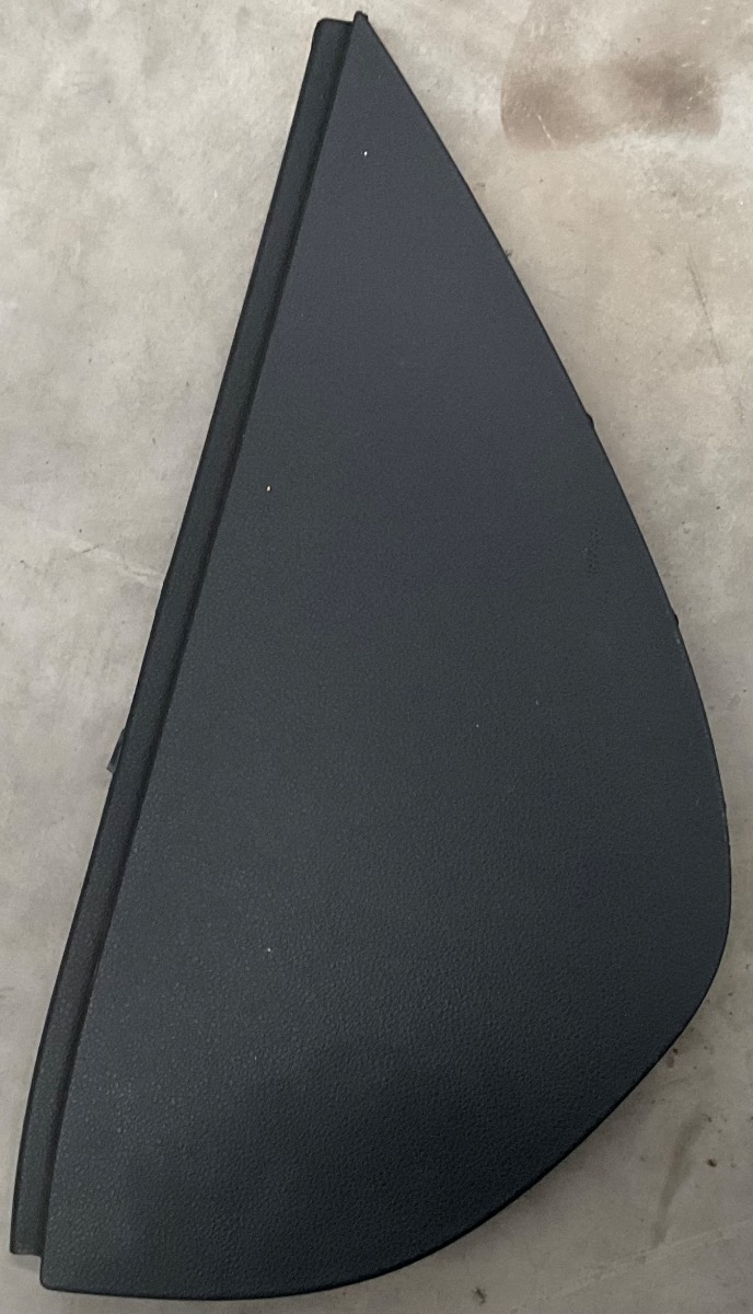 POLO VIVO DASH END TRIM COVER RIGHT