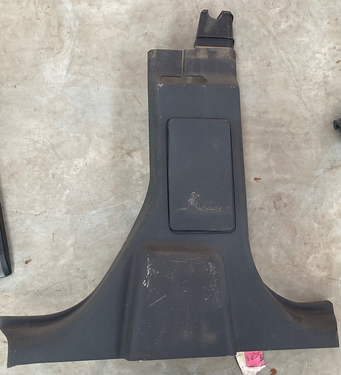 JEEP WRANGLER UNLIMITED RUBICON RIGHT LOWER PILLAR TRIM