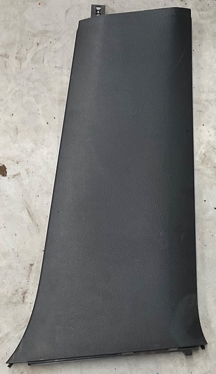 POLO MK 8/9 LOWER B PILLAR TRIM RIGHT
