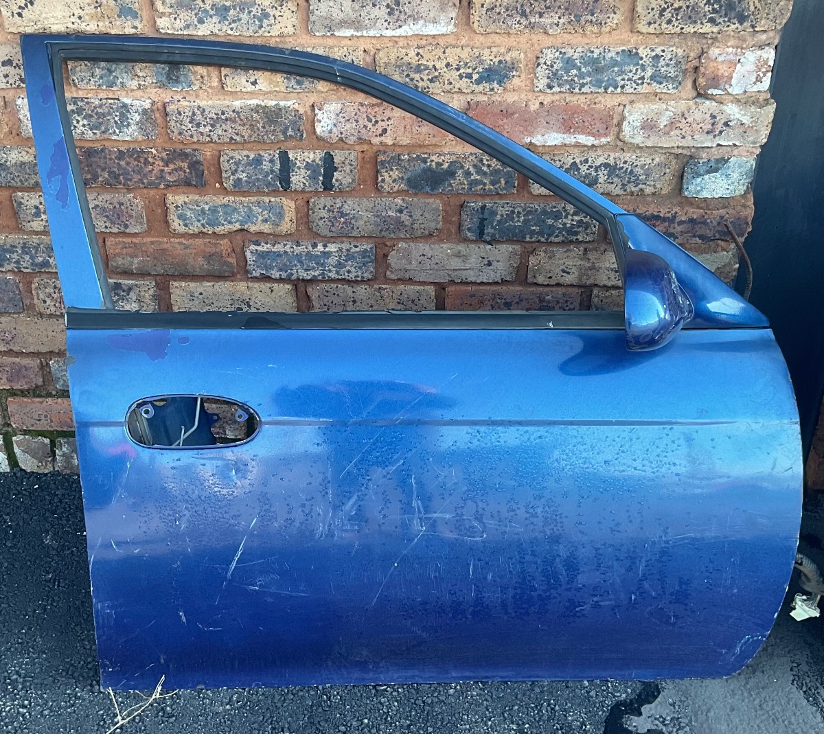 ACCENT MK 2 RIGHT FRONT DOOR SHELL