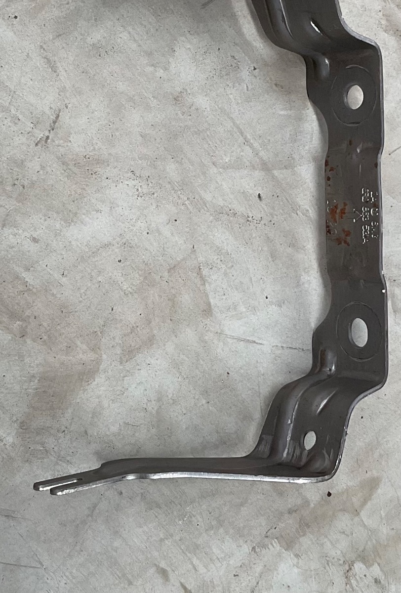 POLO CENTRE CONSOLE BRACKET