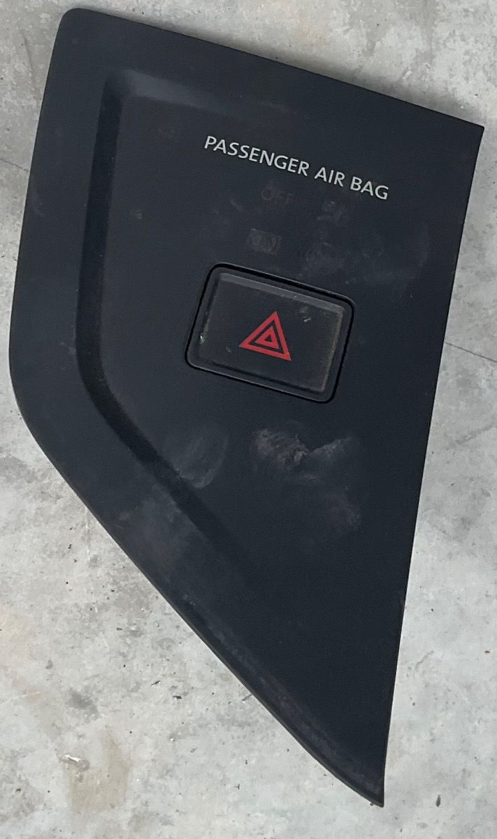 POLO MK 8/9 HAZARD SWITCH