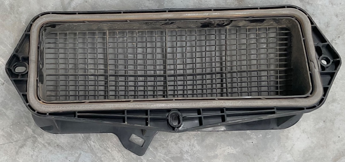 POLO MK 8/9 CENTRE VENT