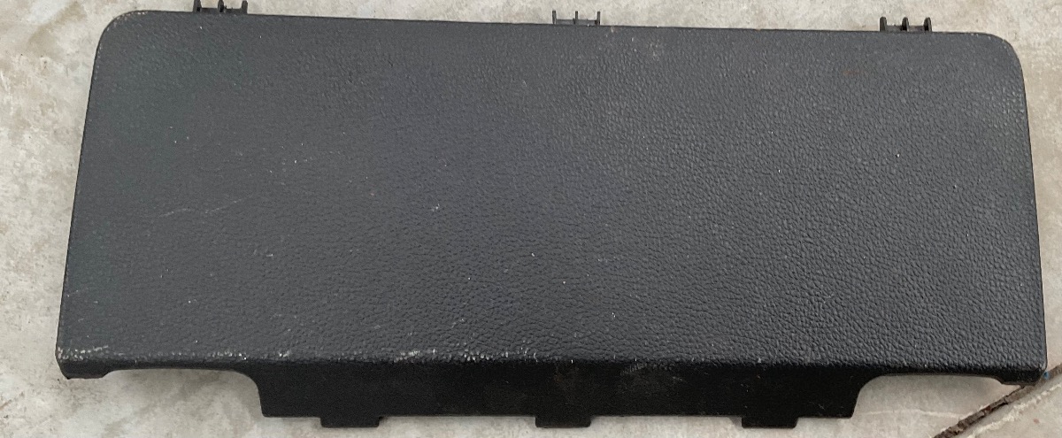 POLO 6/7 FUSE BOX COVER INNER