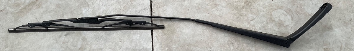 POLO VIVO RIGHT FRONT WIPER ARM