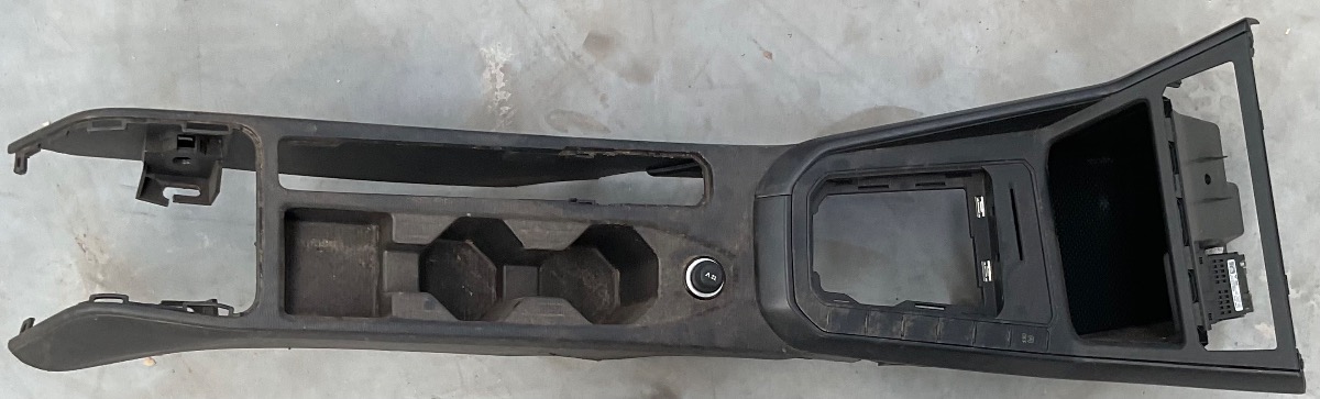 POLO MK 8/9 CENTRE CONSOLE