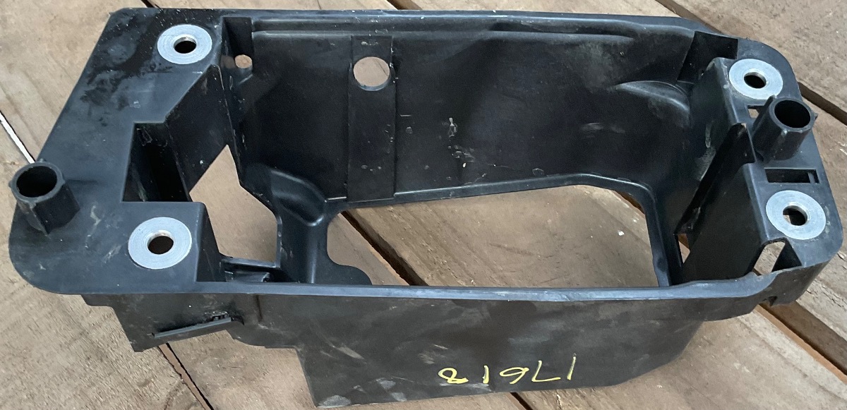 POLO MK8/9 GEAR LEVER BRACKET