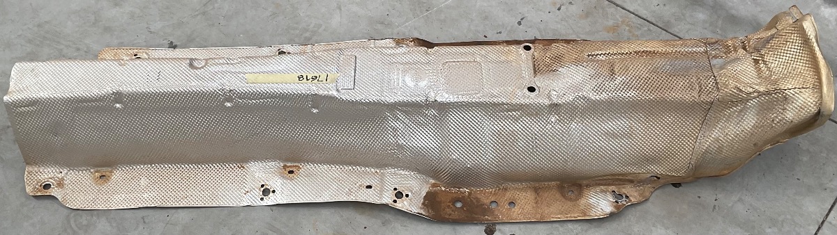 POLO MK 8/9 EXHAUST HEAT SHIELD CENTER