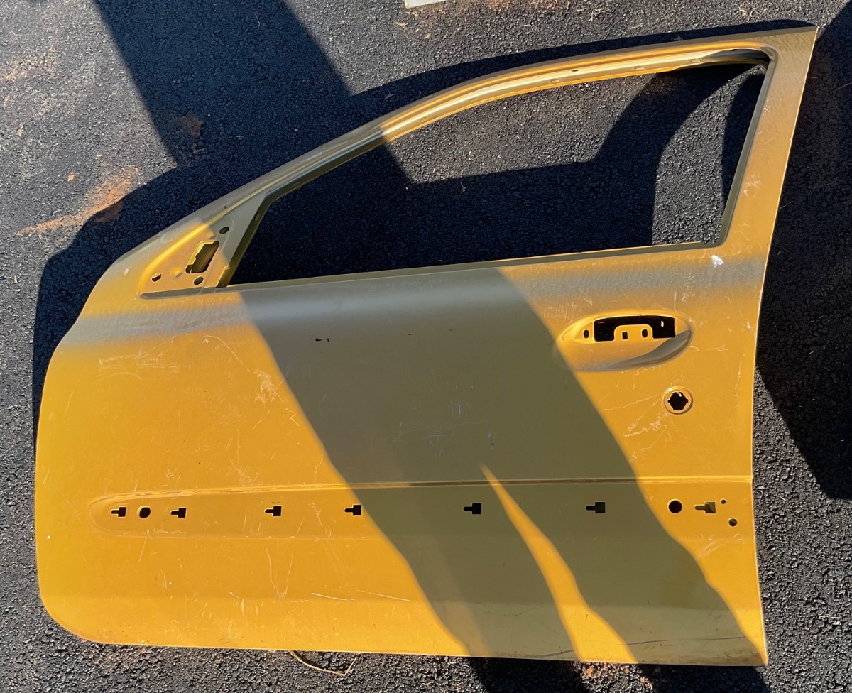CLIO MK 2 LEFT FRONT DOOR SHELL