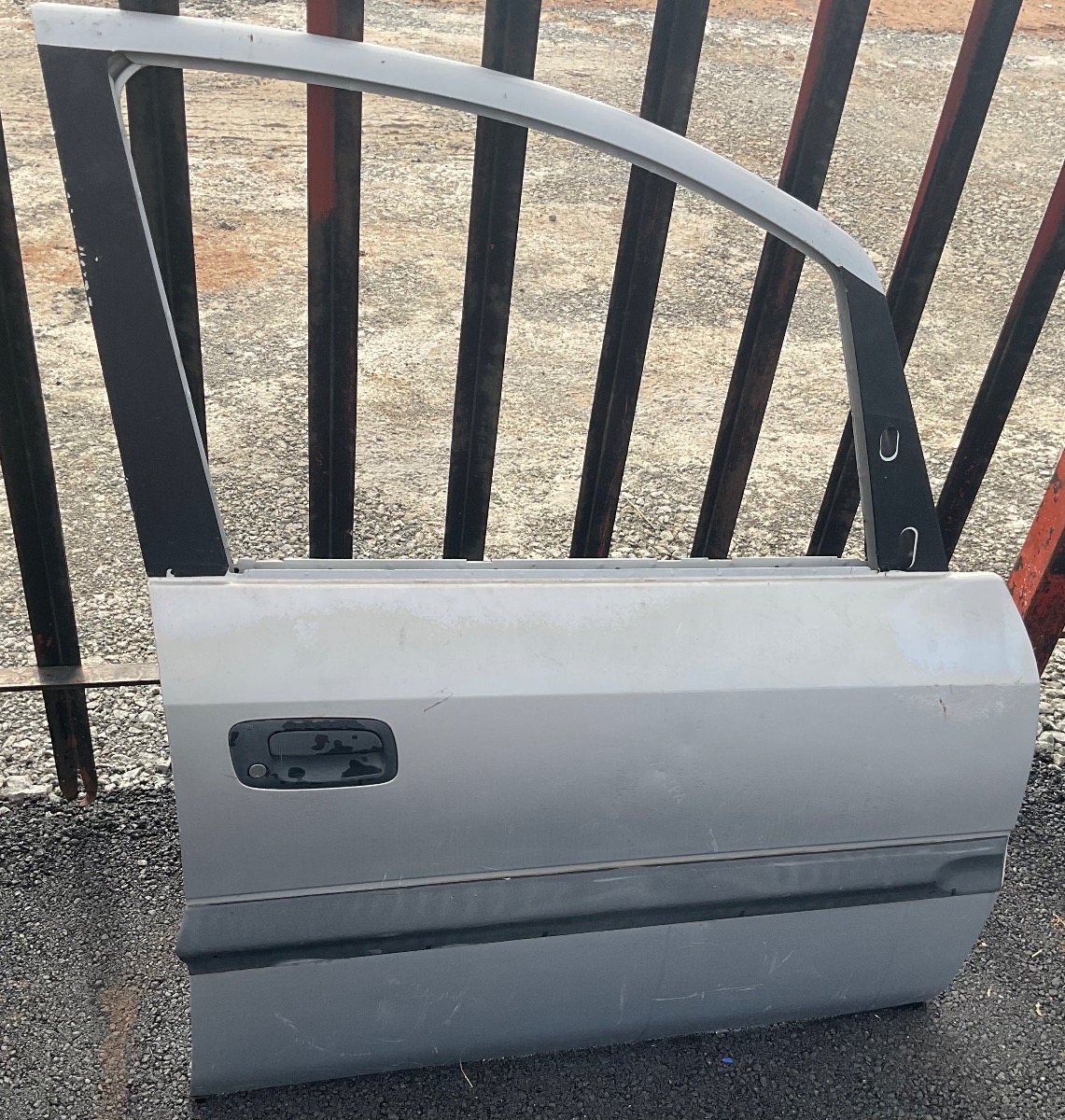 ZAFIRA RIGHT FRONT DOOR SHELL