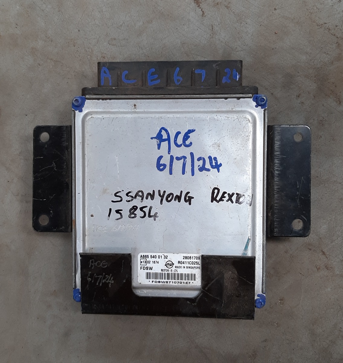 SSANG YONG REXTON 270 ENGINE CONTROL UNIT