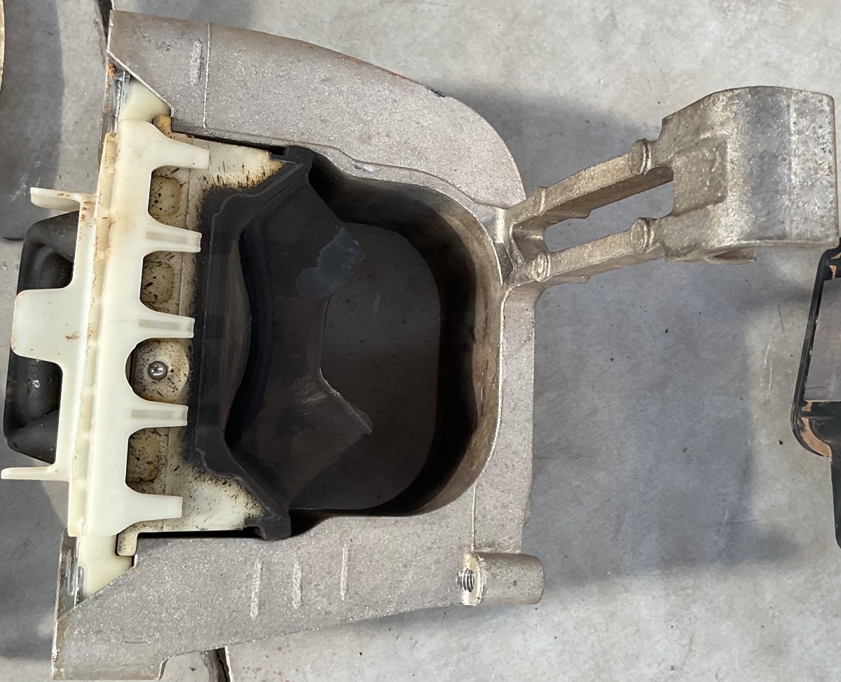 Polo Engine Mounting