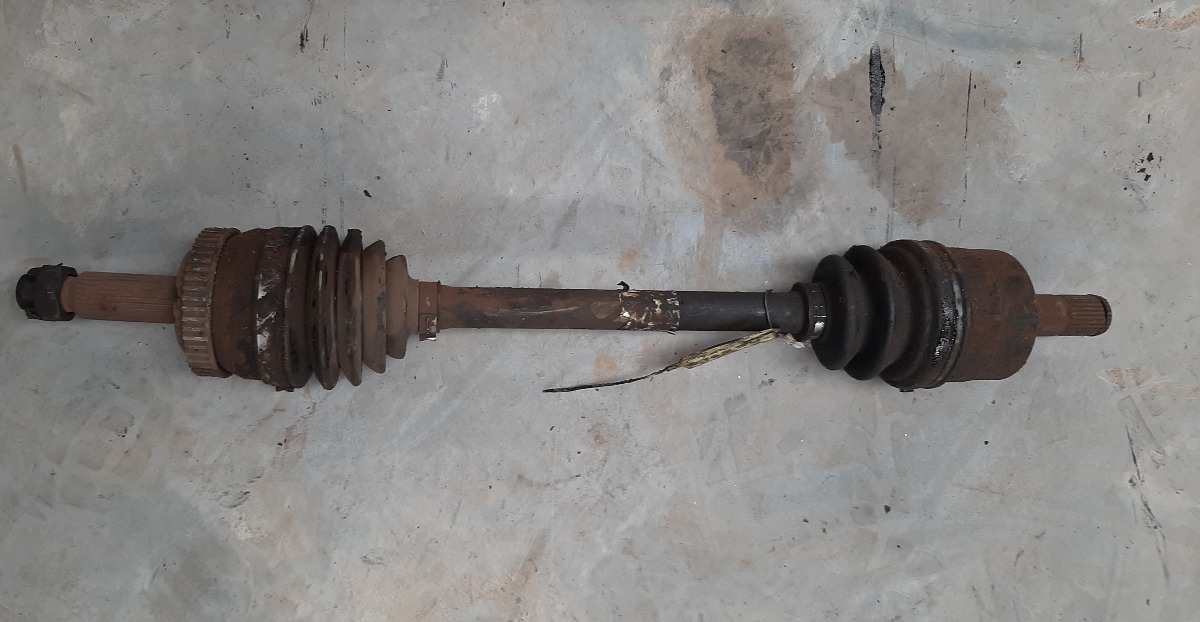 TUCSON 2.0 GLS LEFT HAND CV SHAFT COMPLETE