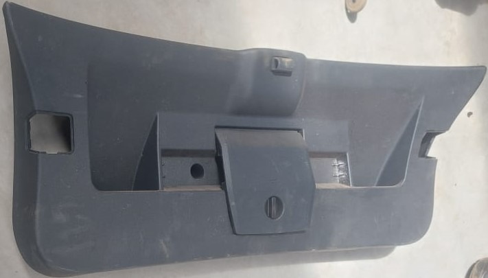 POLO MK 8/9 BOOT LID INNER TRIM