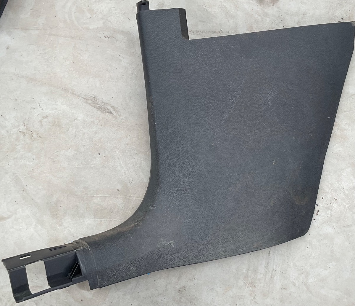 POLO MK8/9 A PILLAR LOWER TRIM COVER