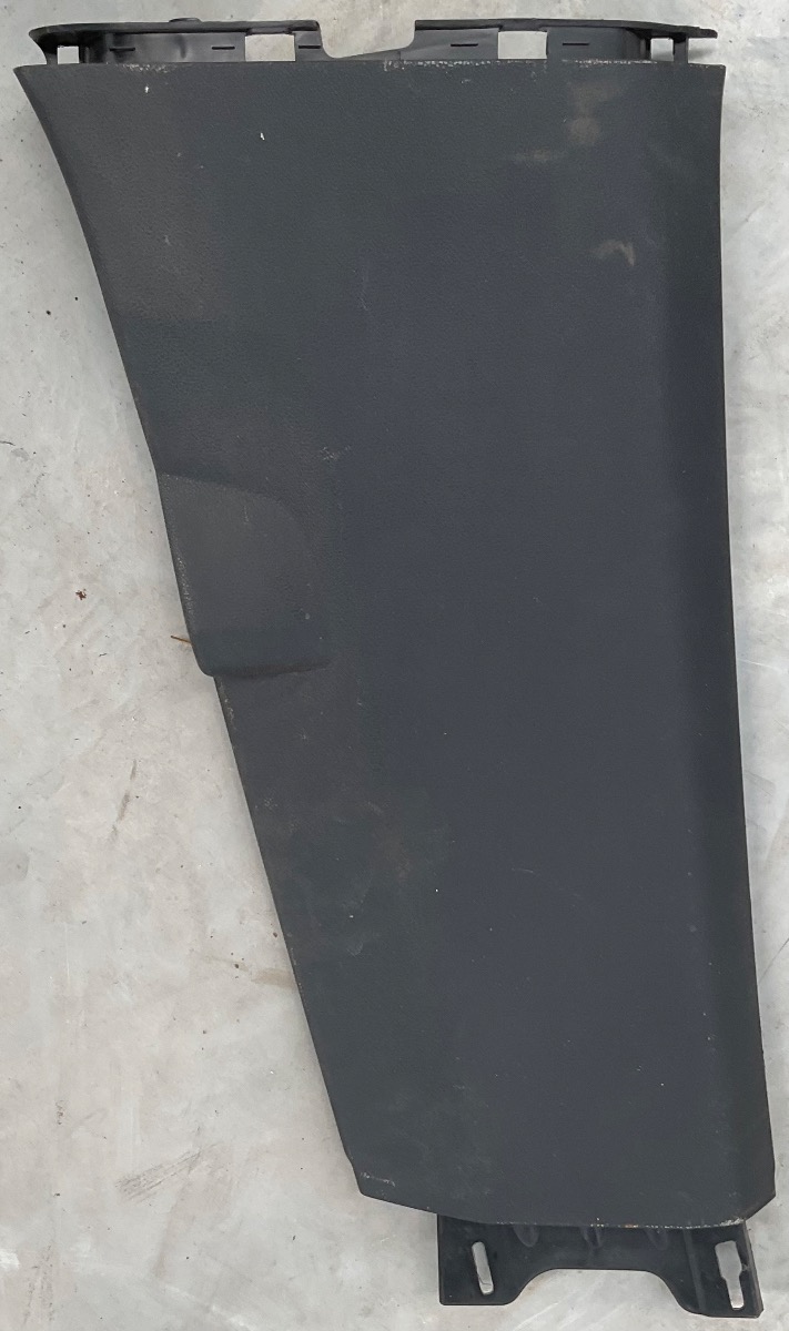 POLO MK 8/9 LEFT LOW B-PILLAR TRIM