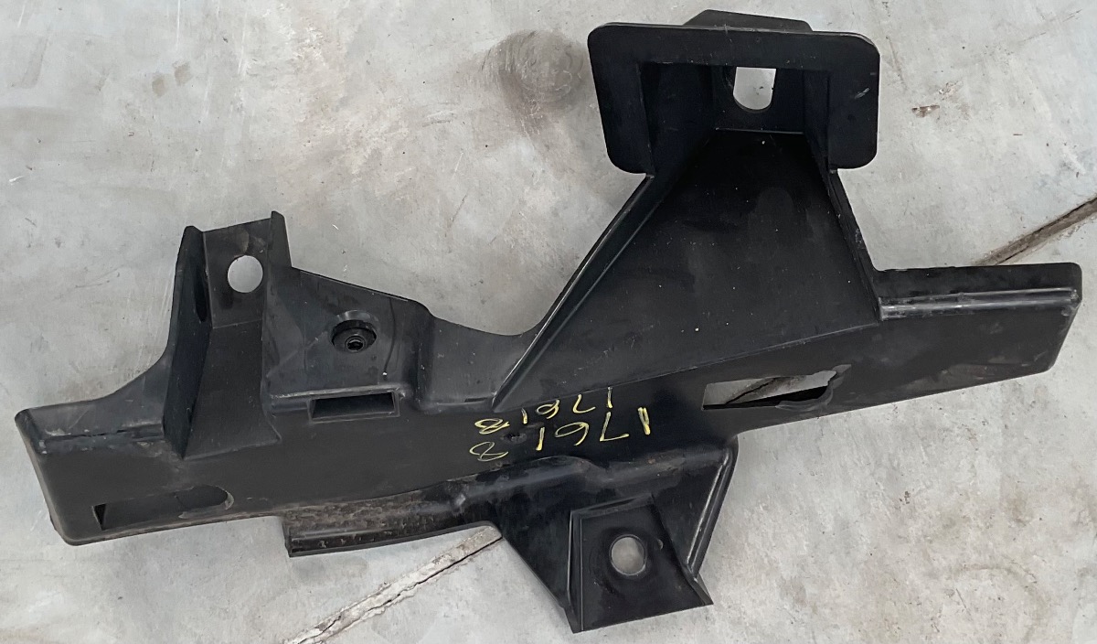 POLO MK 8/9 FOOTREST BRACKET