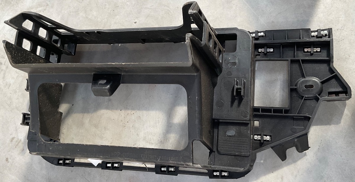 POLO MK 8/9 STEREO RADIO SUPPORT BRACKET