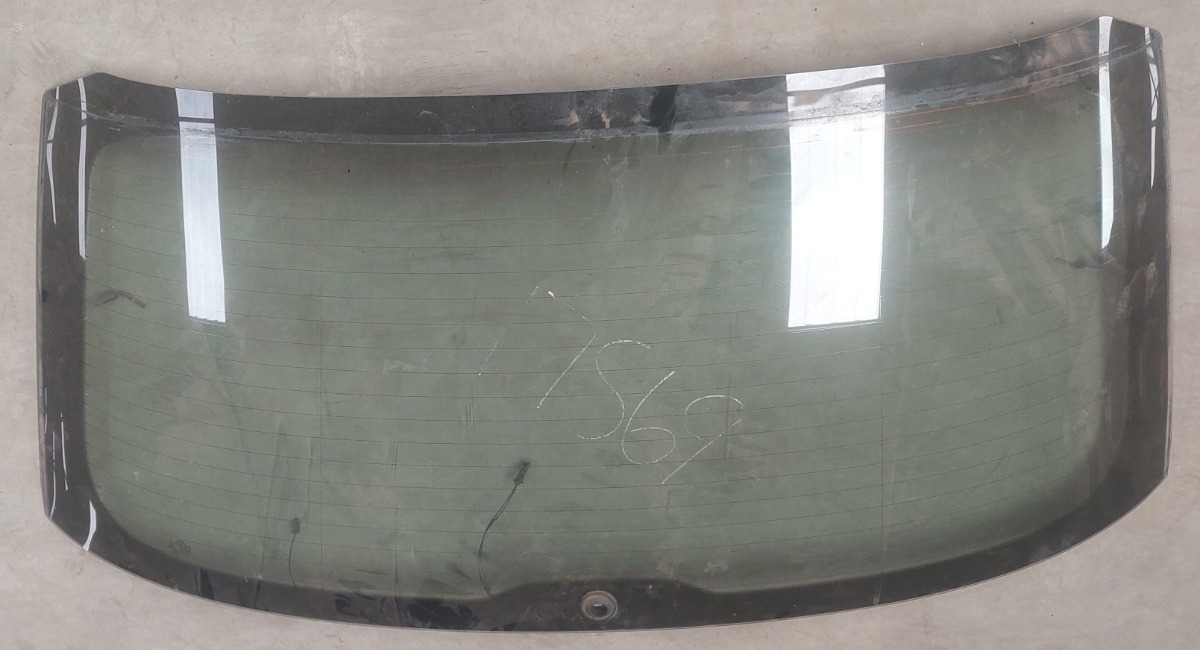 Q3 TAILGATE GLASS