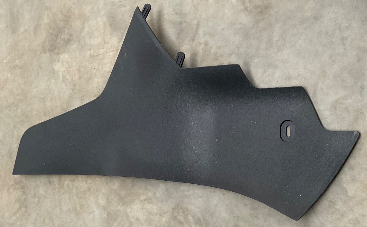 T CROSS CONSOLE SIDE TRIM RIGHT