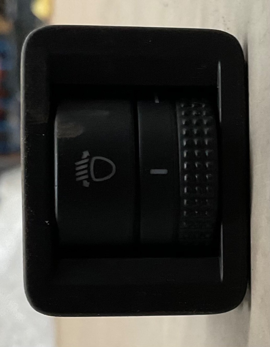 T CROSS HEADLIGHT CONTROL