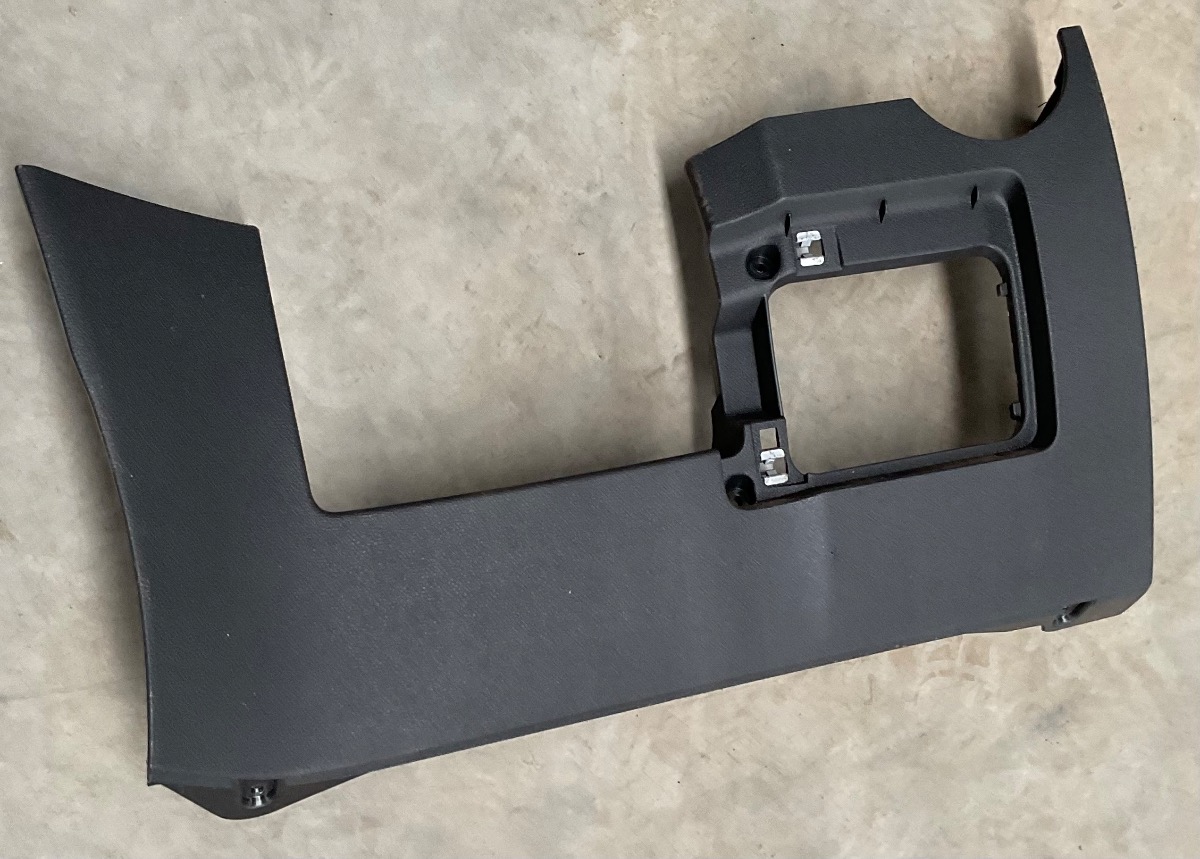 T CROSS DASH TRIM