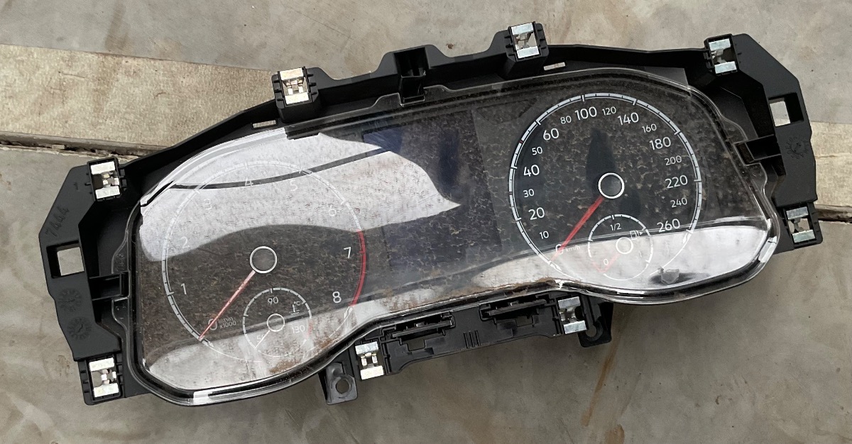 T CROSS SPEEDO CLUSTER