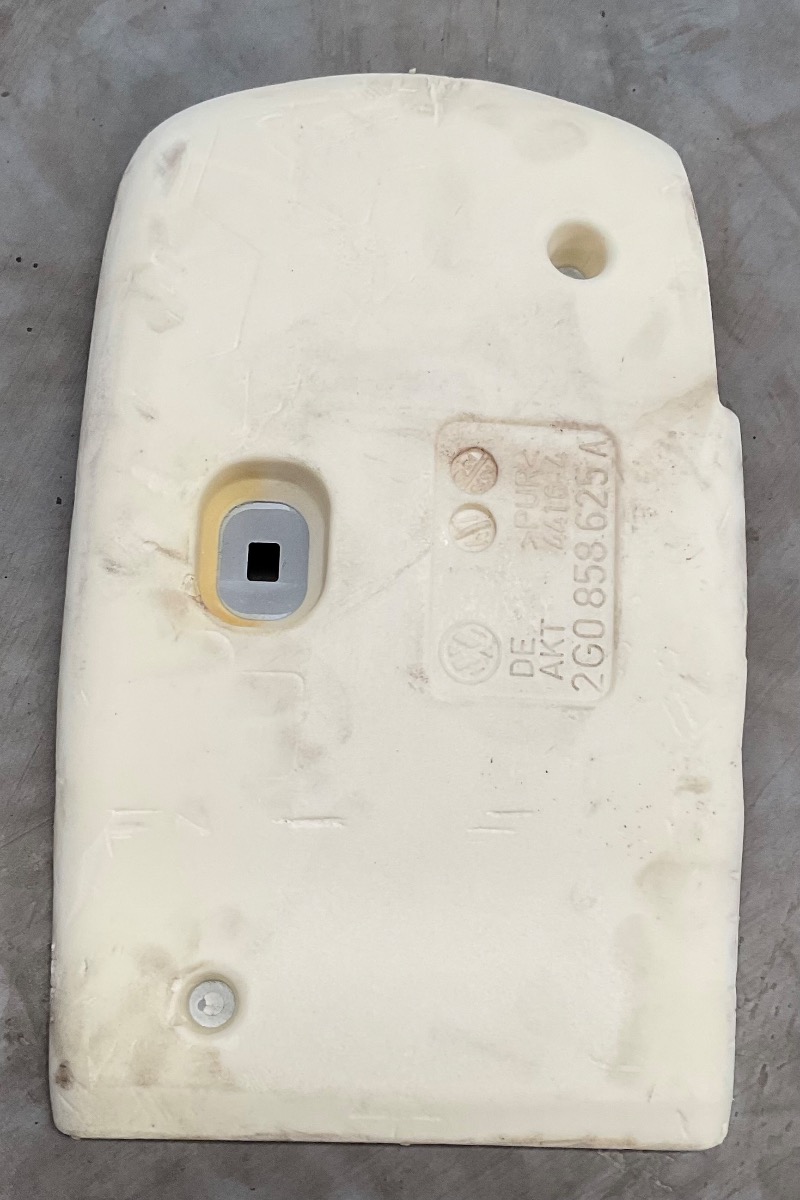 T - CROSS LOWER STEERING COVER INSULATION