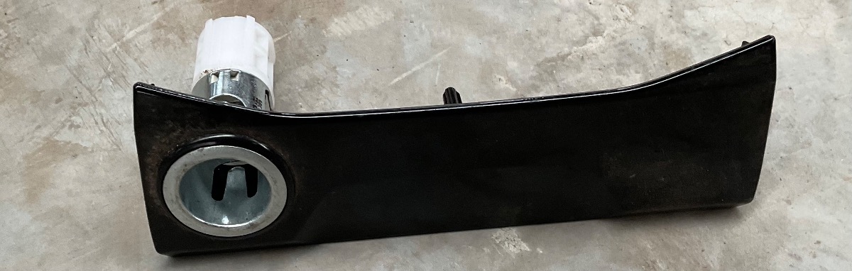 T CROSS CONSOLE TRIM WITH 12V SOCKET