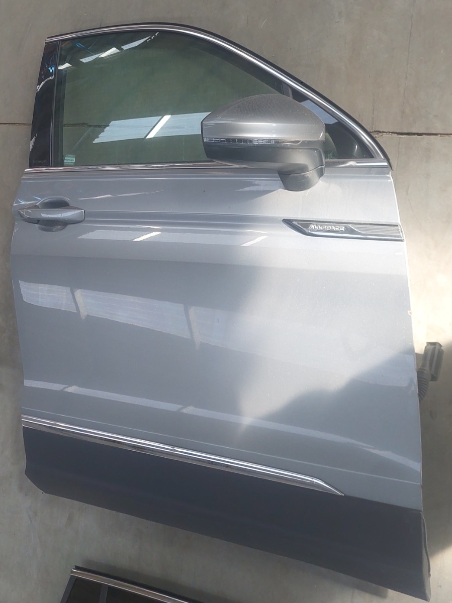 Tiguan Allspace Front Right Door (SHELL ONLY)