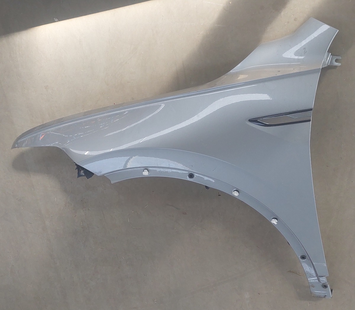 TIGUAN ALLSPACE LEFT FRONT FENDER (DAMAGED)