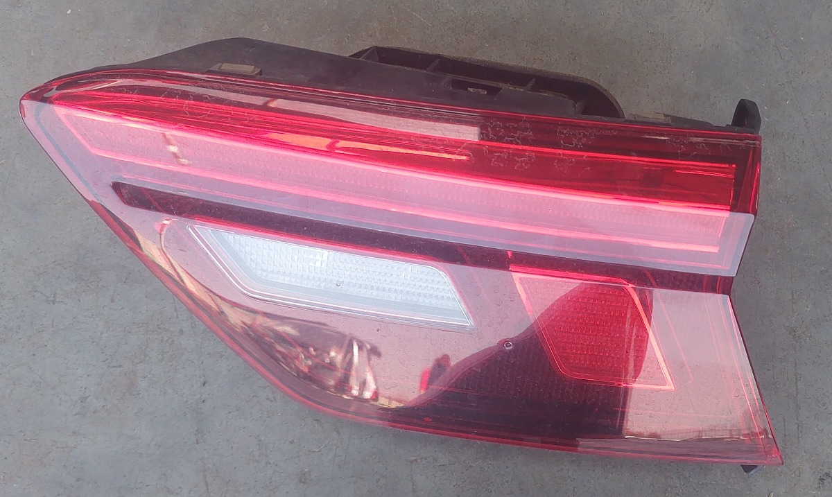 TIGUAN ALLSPACE RIGHT REAR INNER TAIL LIGHT