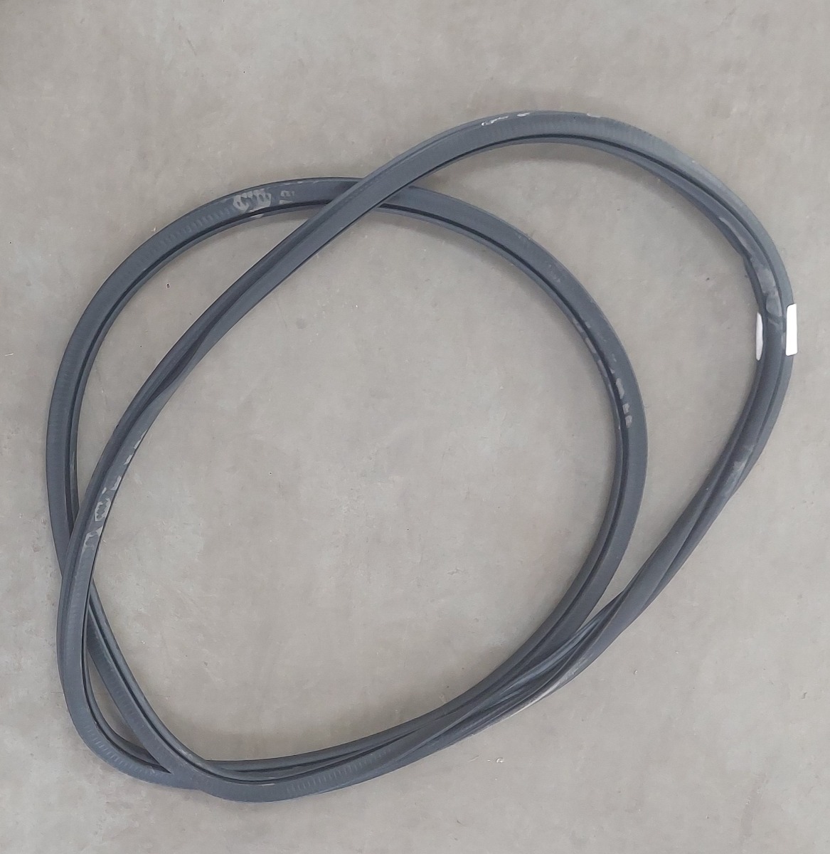 TIGUAN ALLSPACE LEFT FRONT INNER DOOR SEAL