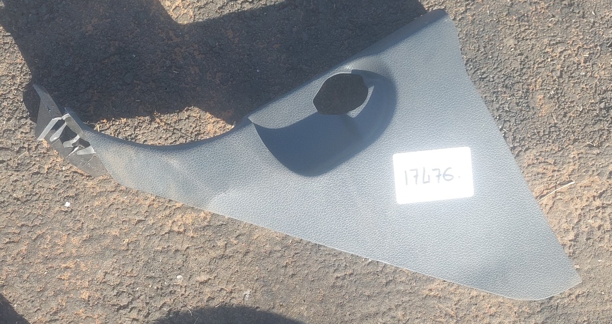 AMAROK LEFT A PILLAR TRIM