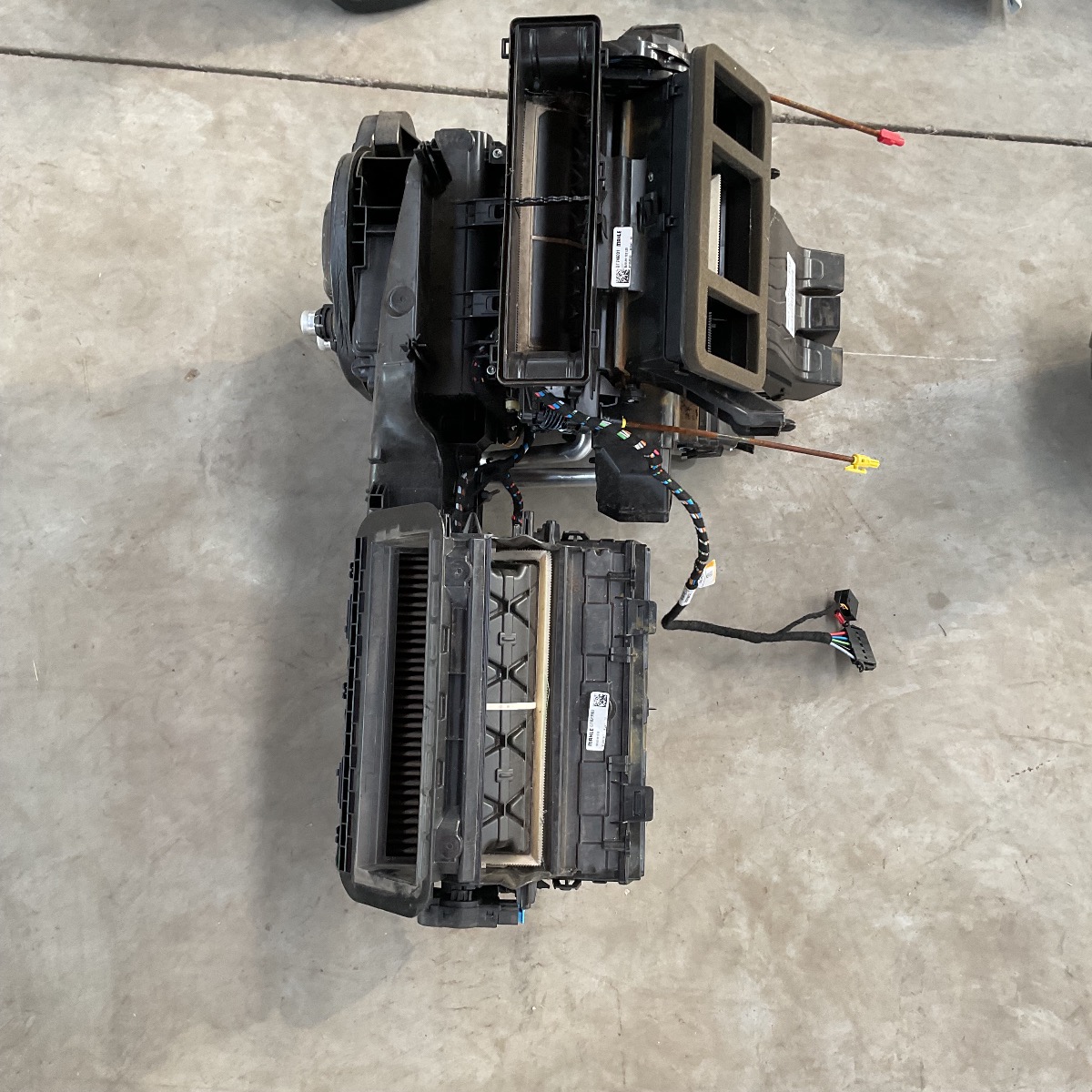T-CROSS HEATER BOX