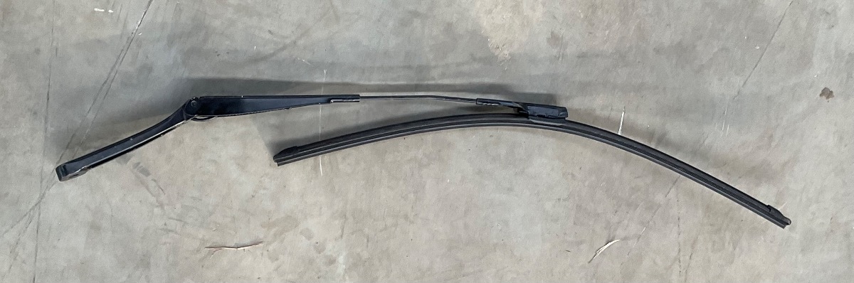 T-CROSS LEFT FRONT WIPER ARM