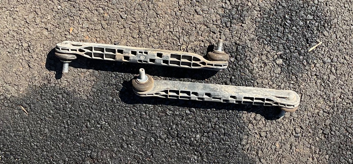 T-CROSS FRONT STABILISER LINKS