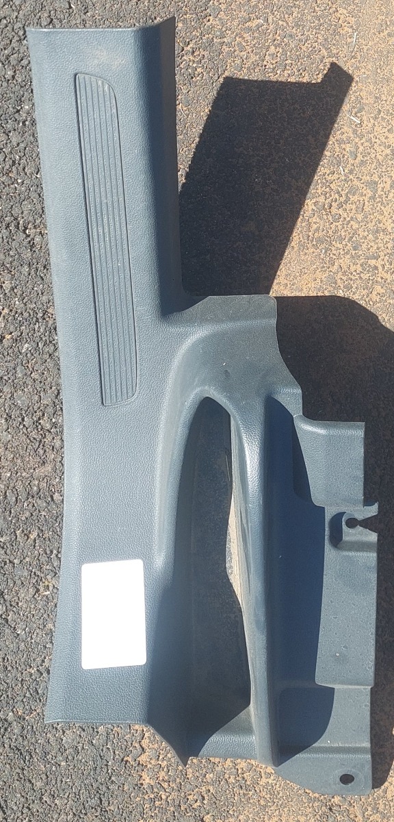 TIGUAN LEFT REAR LOWER C-PILLAR