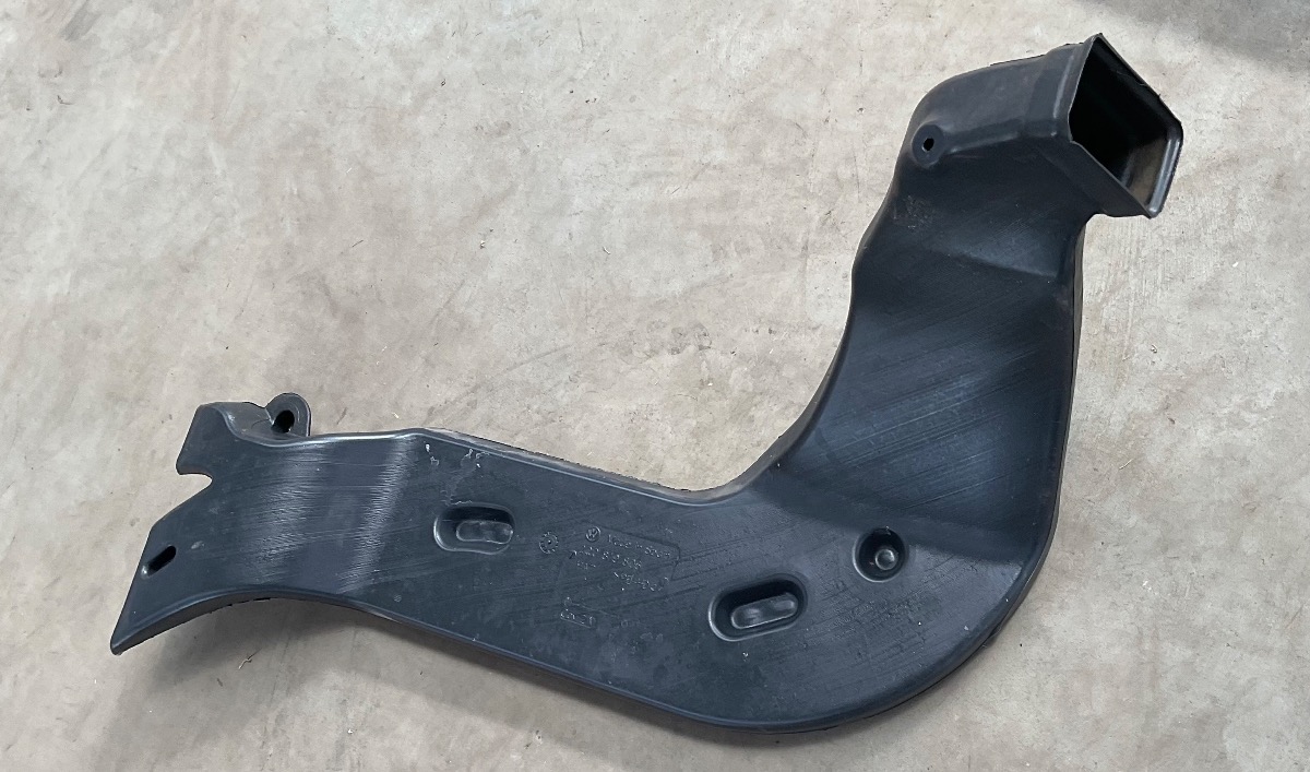 T-CROSS FOOTWLL VENT