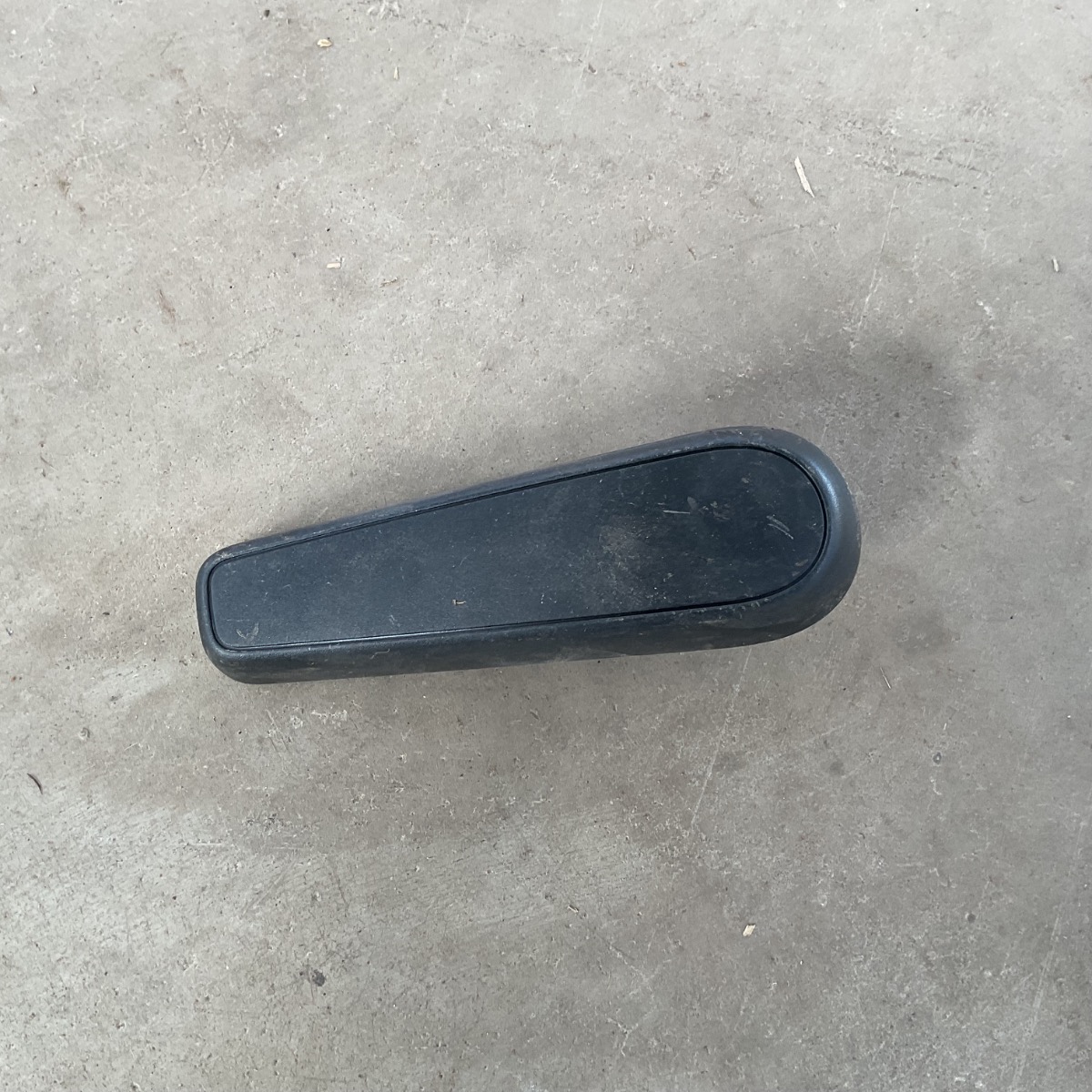 T-CROSS SEAT AJUST HANDLE