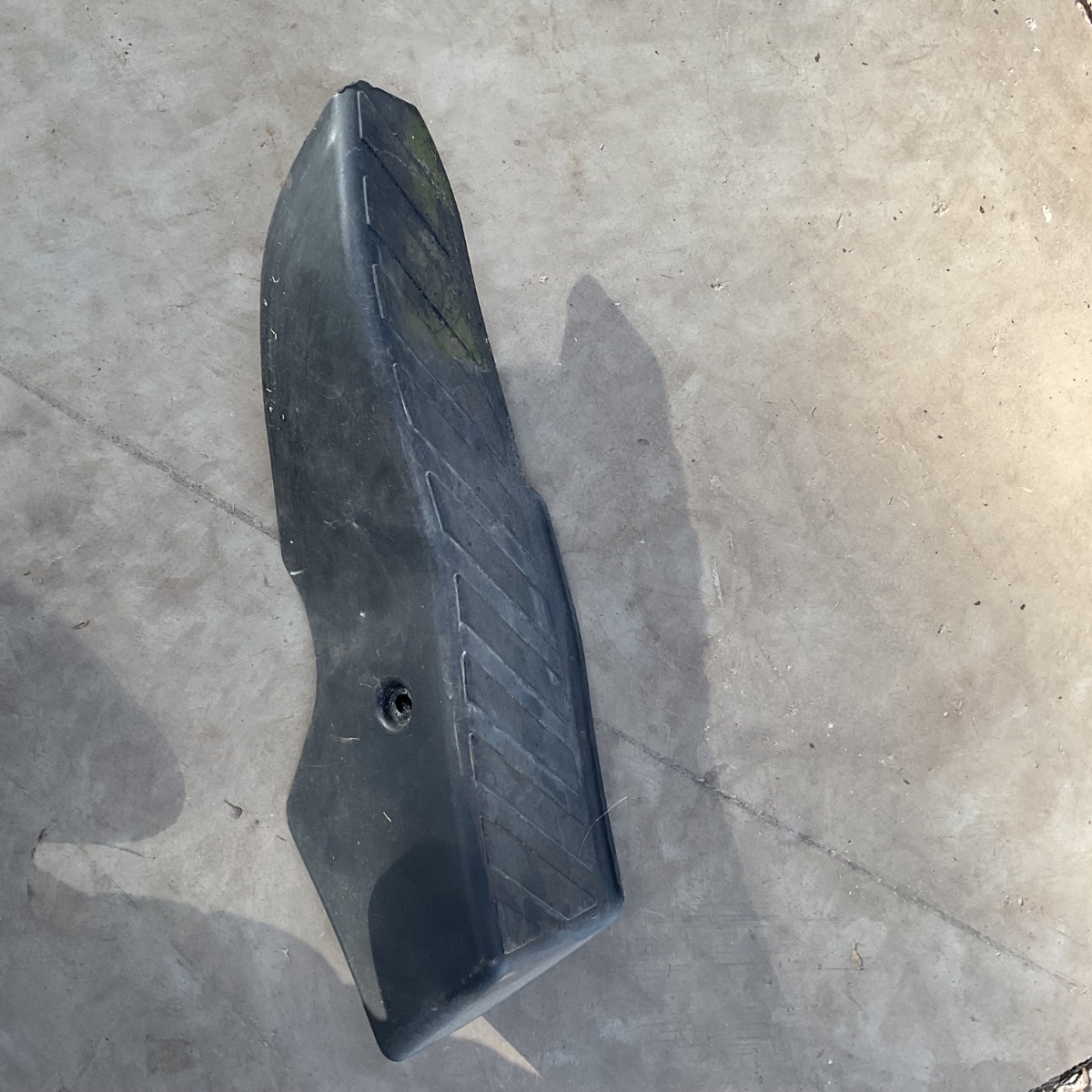 T-CROSS FOOT REST