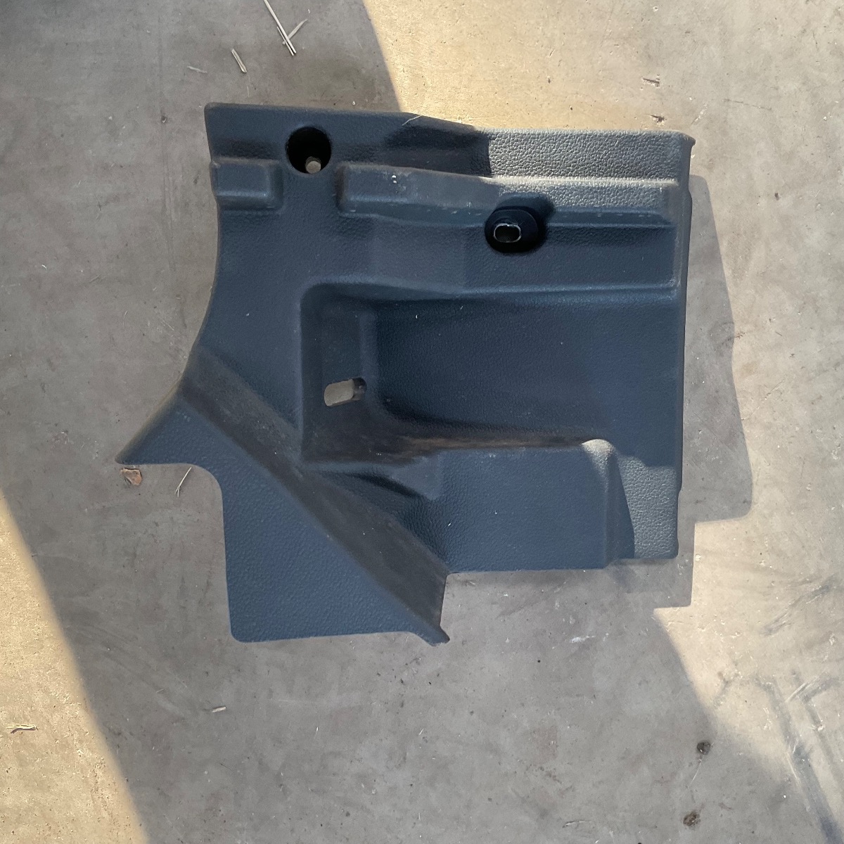 T-CROSS RIGHT REAR SEAT TRIM