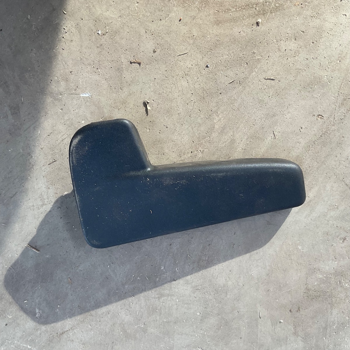 T-CROSS BONNET HANDLE